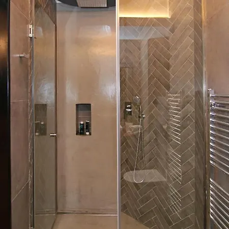 The 4 Travellers Apartment *